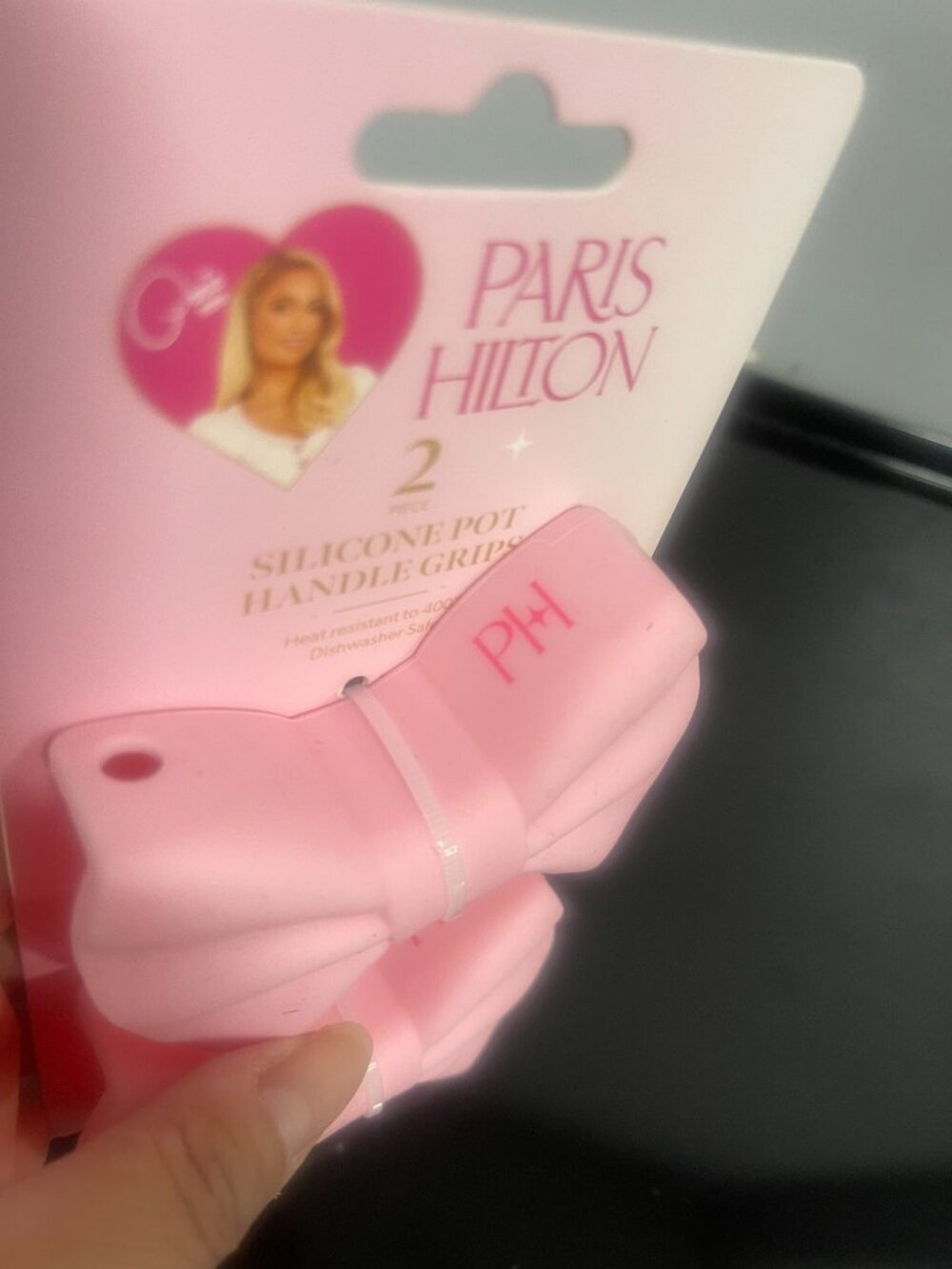 Paris Hilton Pink Bow Silicone Pot Handle Grip Set 2 Pc NIP - Picture 5 of 6